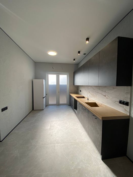 Таунхаус з РЕМОНТОМ в котеджному містечку