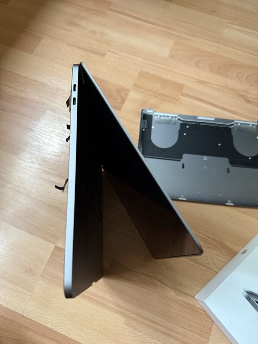 MacBook Pro 13 2020 Запчасти