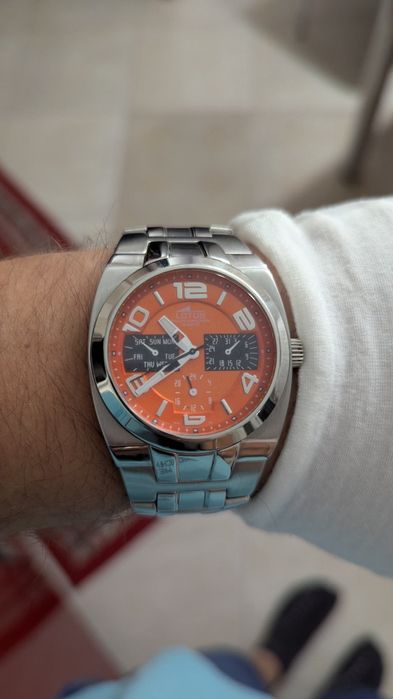 Часы Lotus 100м, годинник Іспанія