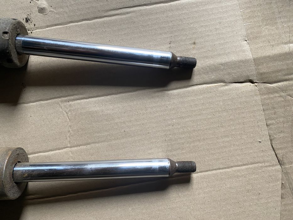 Передні стойки мерс 124 4matik