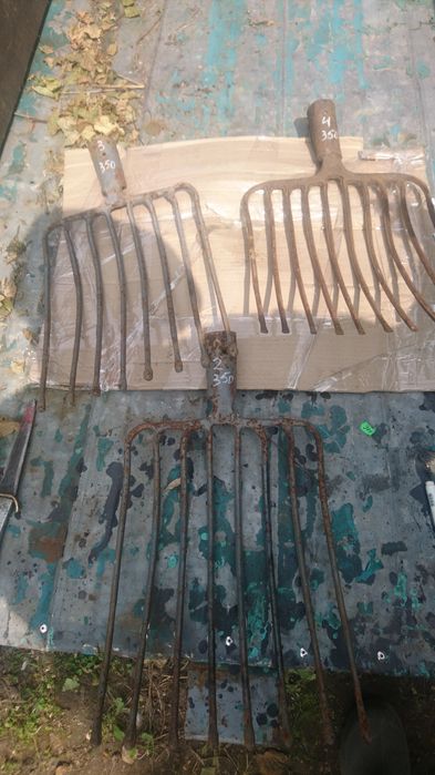 Вила, бармаки та лопати