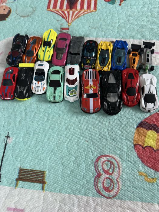 Лот машинок 19шт