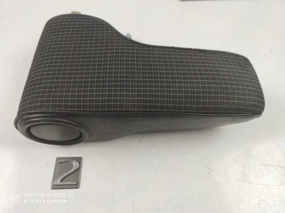 Mercedes 190 W201 - podłokietnik