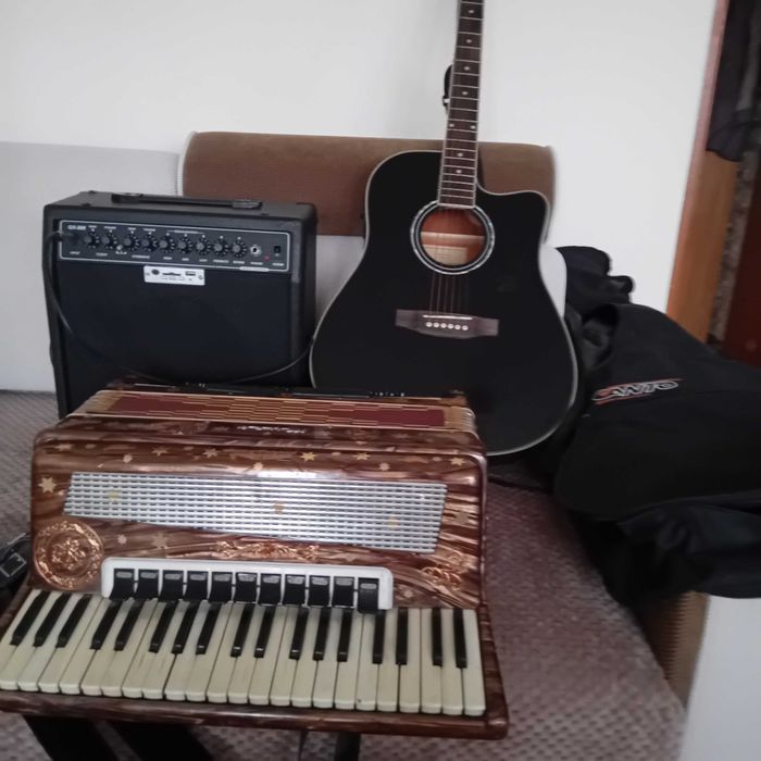 Akordeon Muza 120 basów i gitara elektryczna + wzmacniacz