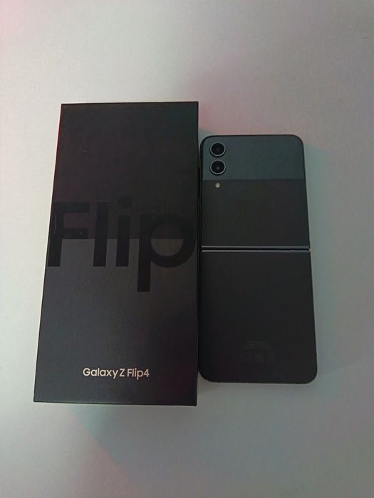 Samsung Galaxy Z Flip4/5G — Ecrã interior danificado (para reparar/peç