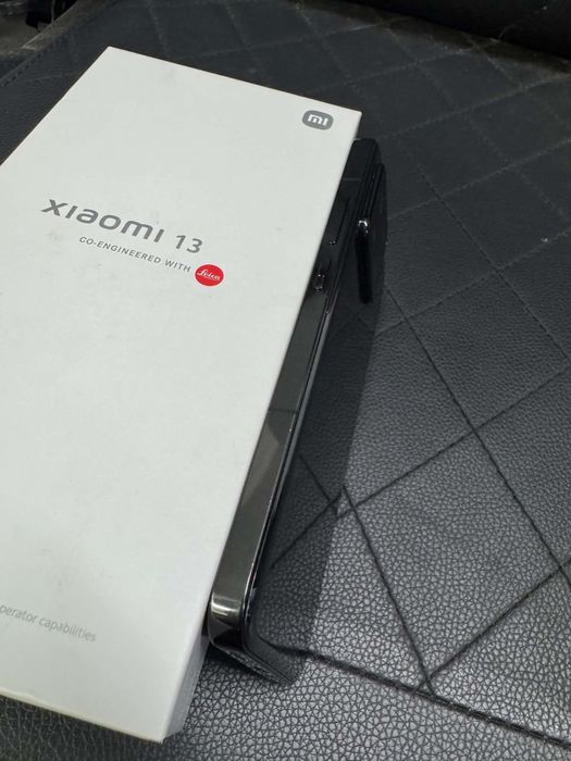 Xiaomi 13 5G.