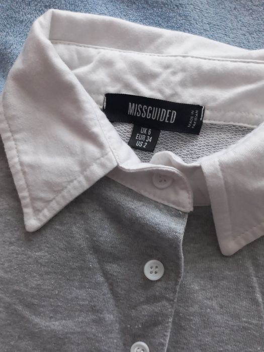 Sukienka dresowa z kołnierzykiem