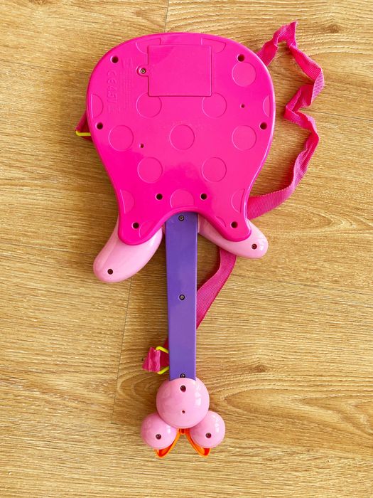 Guitarra Minnie – Brinquedo Musical com Sons e Vibrações