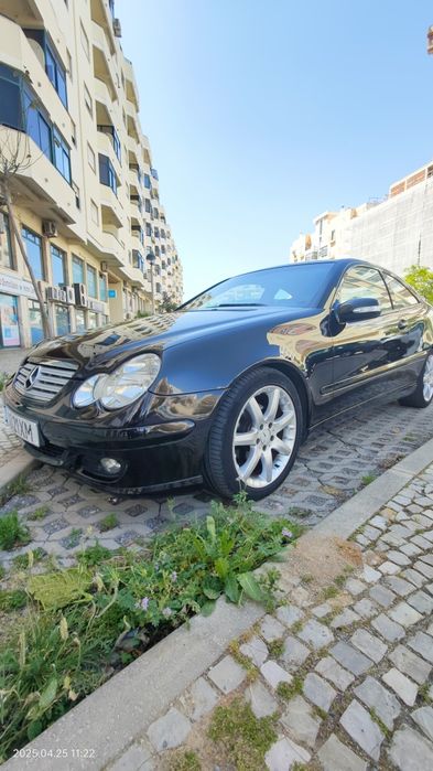 Mercedes C220 Sport Coupé 2.2 CDI 150 CV Nacional – 2004