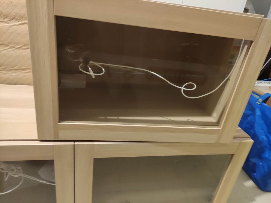 Witryna Besta z oświetleniem