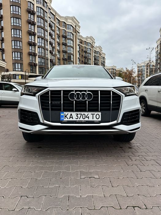 Продам Ауди Q7 3.0 бензин гибрид(MHEV)