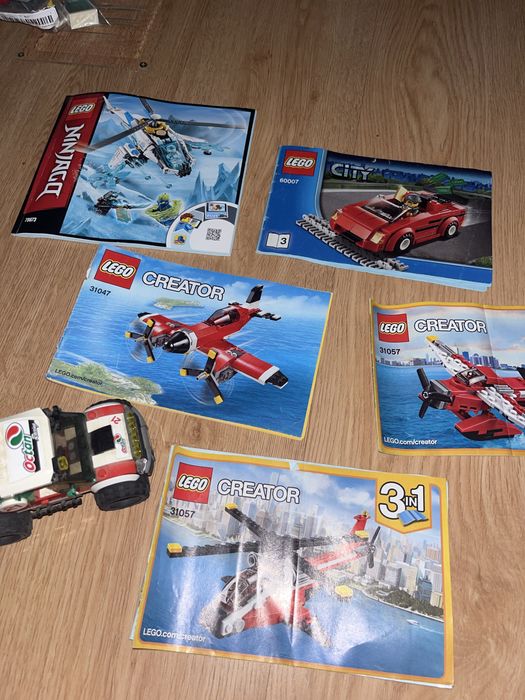 Vendo conjunto de 4 LEGO
