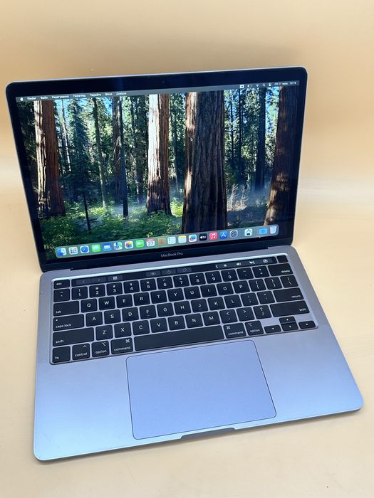 Macbook pro 2020 i5 256 ssd