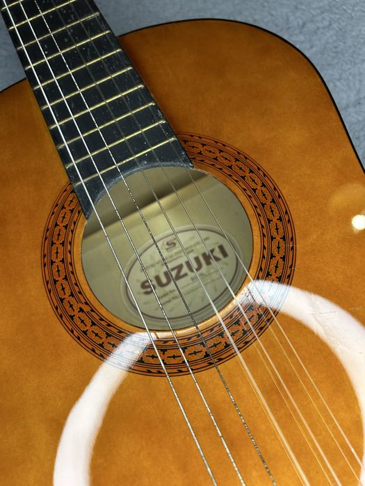 Guitarra Suzuki