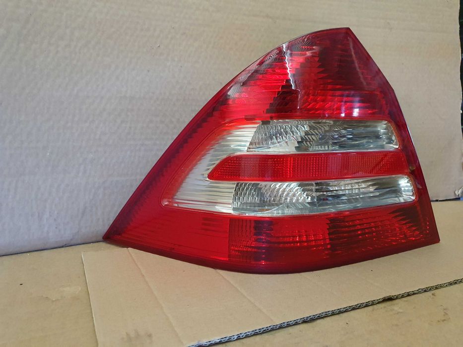 Farolim Farol Tras Esquerdo Mercedes W203 C200 C220 C270 cdi