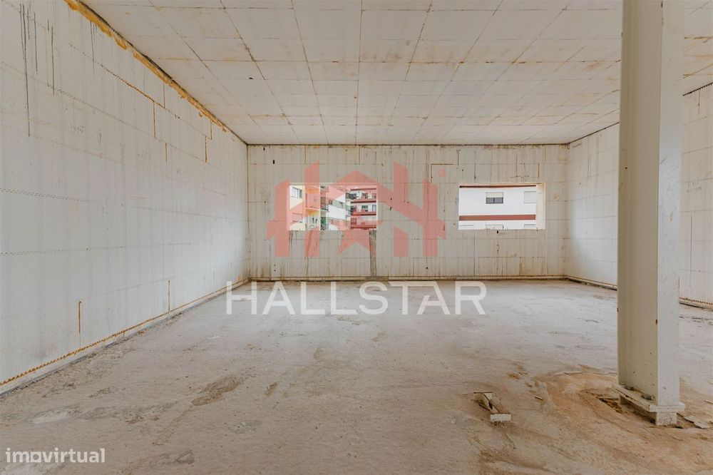 Apartamento T1 / Condomínio Fechado com Piscina / Pousos