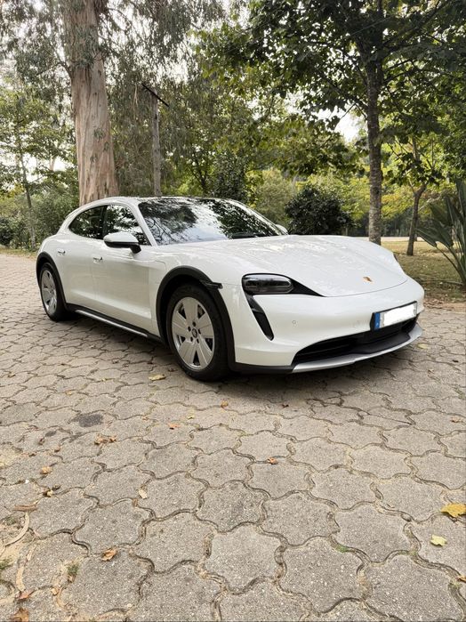Porsche Taycan 4 Cross Turismo