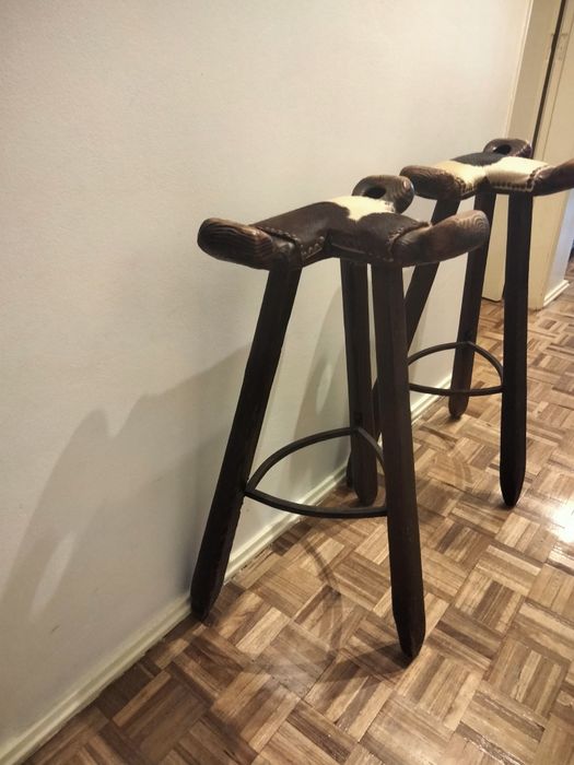 Par de bancos de bar