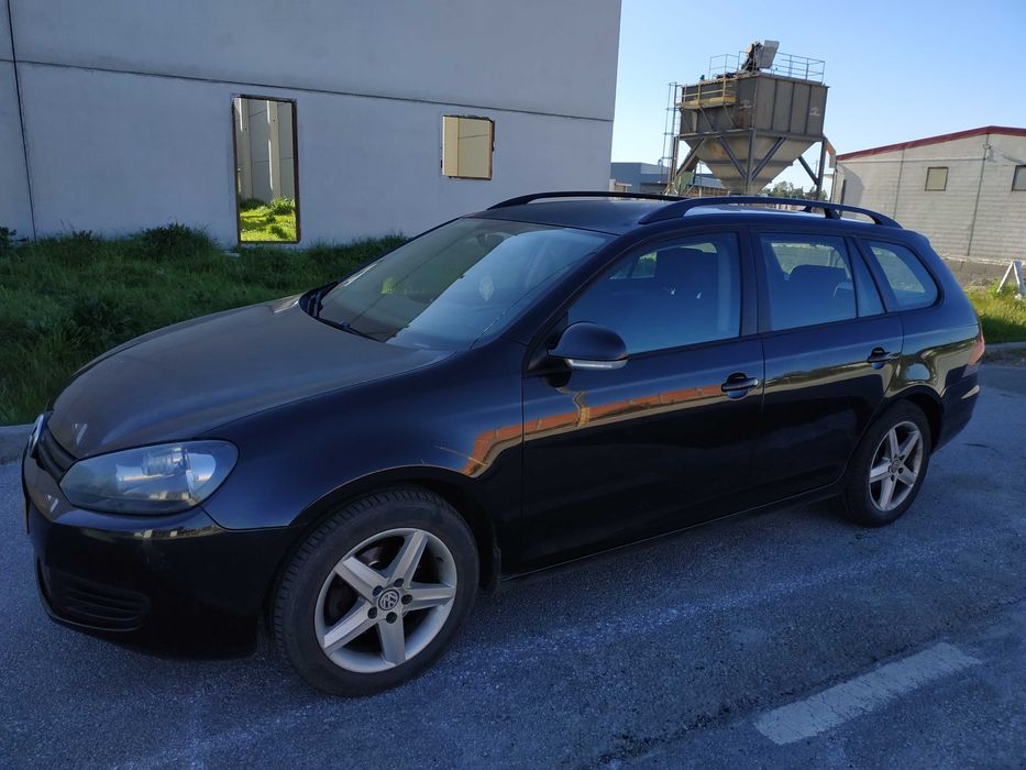 VW Golf carrinha - confere Conforto, Segurança, Versátil, Espaçosa para Família, e/ou Profissionais que precisem de espaço adicional