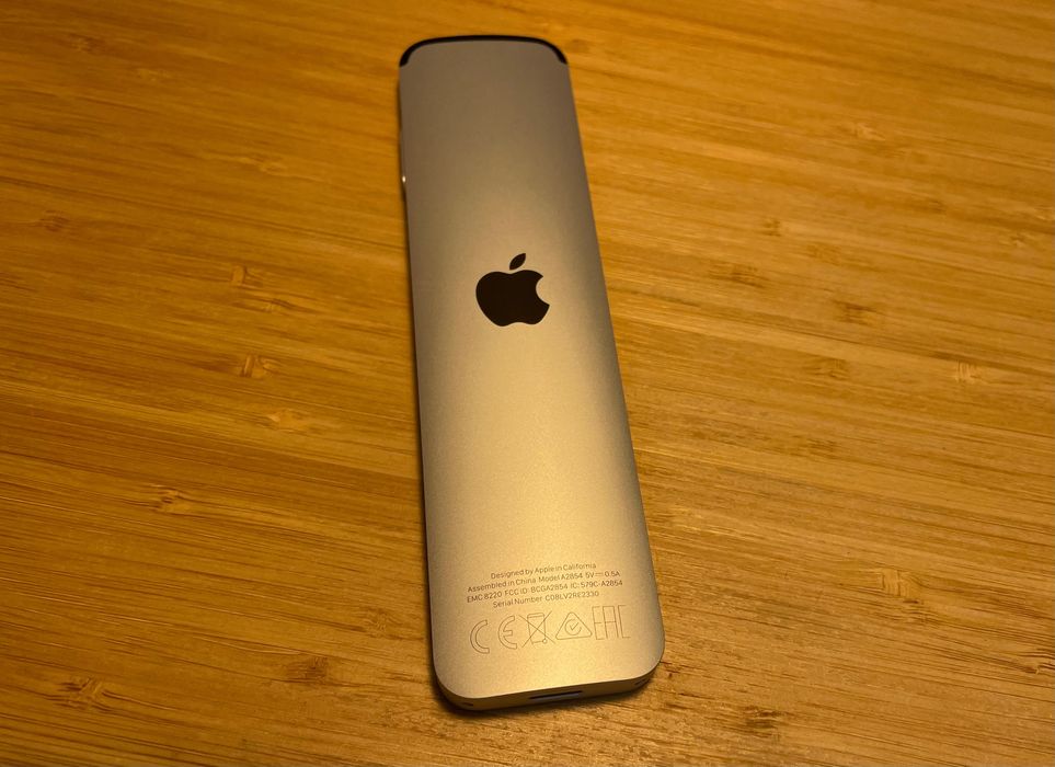 Pilot Apple Siri Remote 3. generacji USB-C (A2854) – stan idealny, komplet