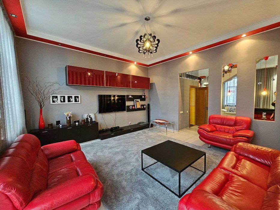 Продаж унікальної квартири на вул. Руська, поруч ЦУМ