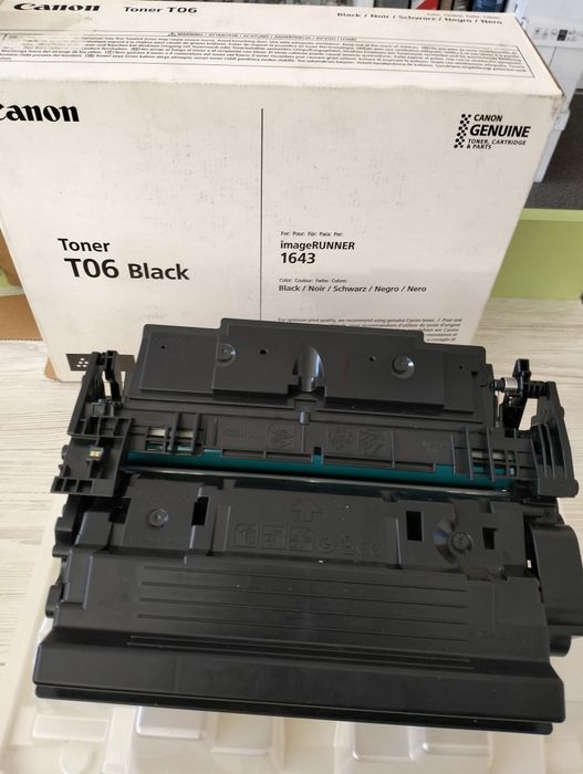 Картридж Canon T06 порожній