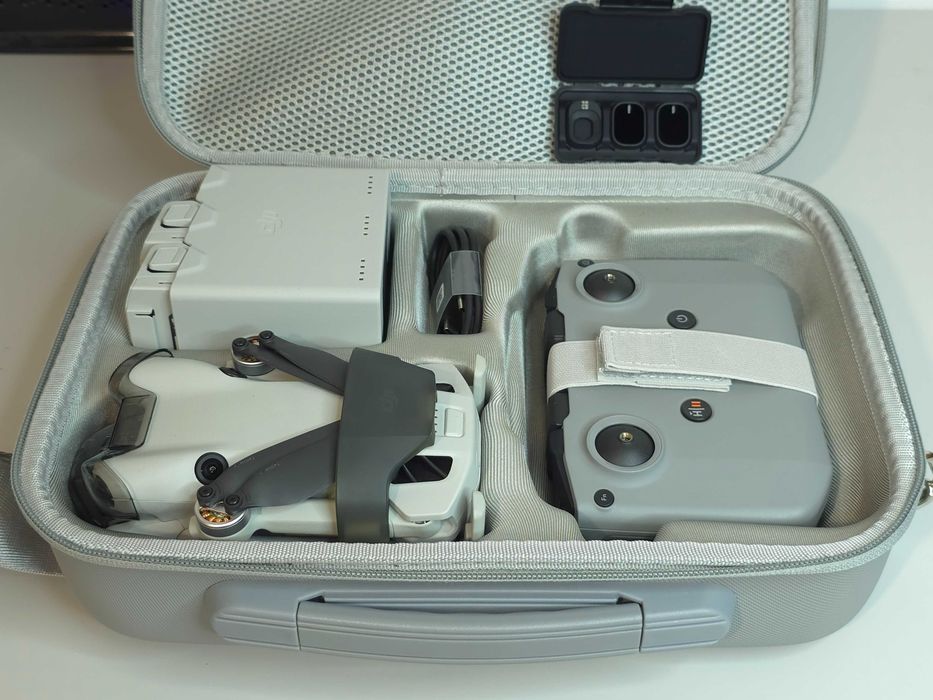 DJI Mini 4 Pro – Kit Fly More (Estado Impecável)