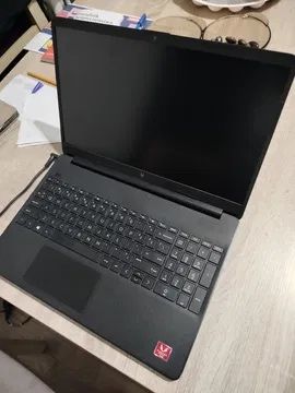 Laptop czarny hp