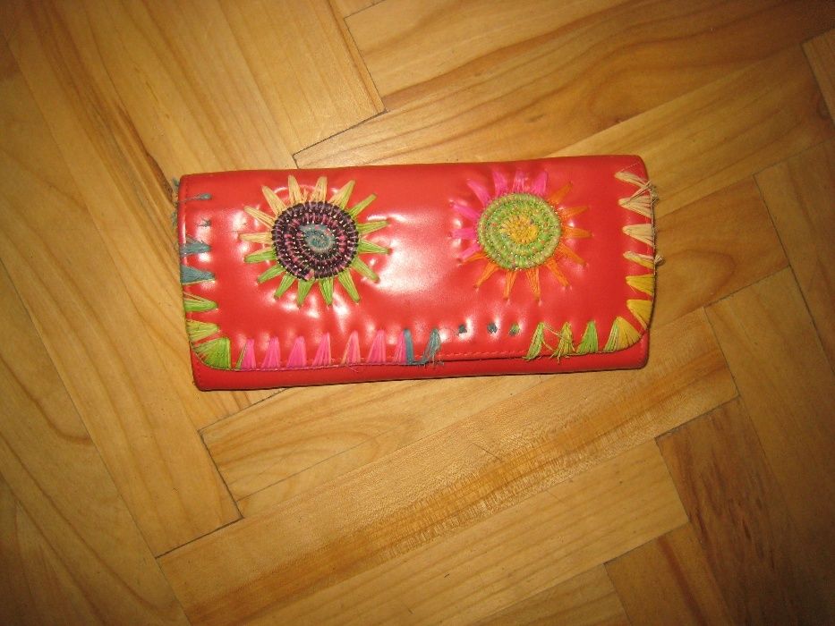 czerwony portfel duży