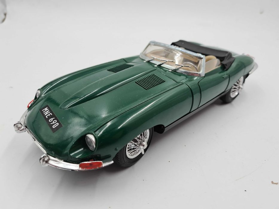 Tonka Polistil 自動車模型　「JAGUAR　XK.E4.2」 JAGUAR XK.E 4.2 litre 1/18 Polistil tonka Zamość • OLX.pl