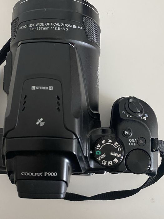 Máquina Fotográfica Compacta Nikon Coolpix P900 (Preta)