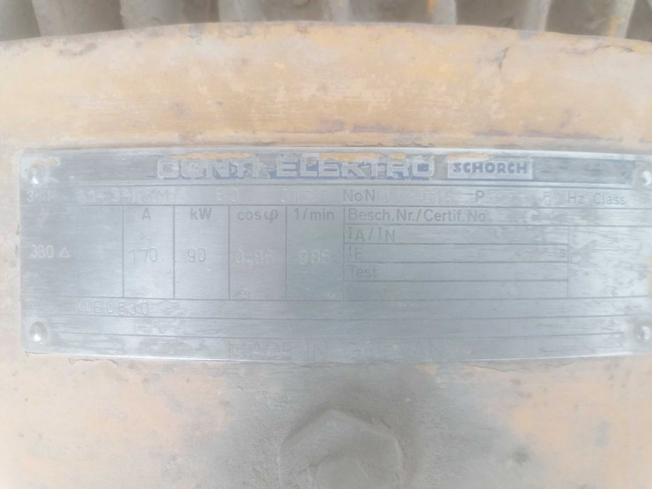 Motor elétrico trifásico