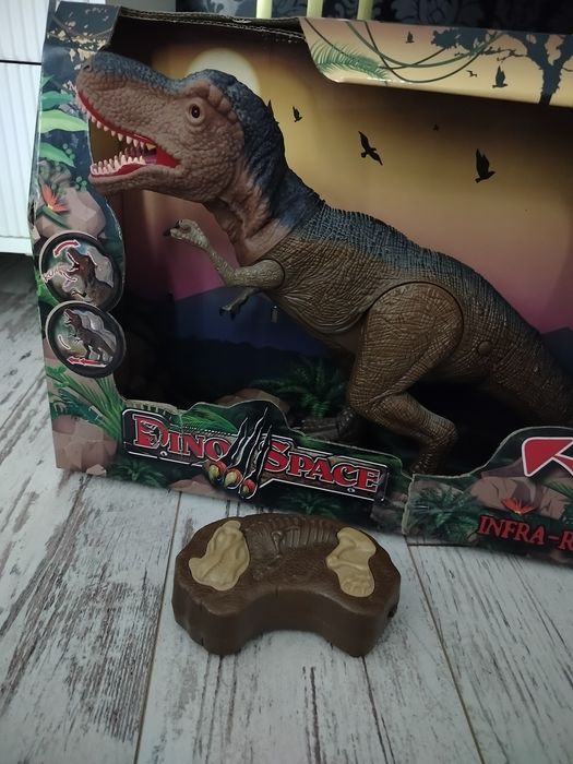Dinozaur sterowany na pilot 4+