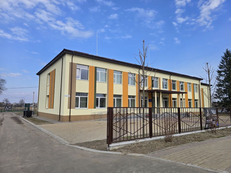 Продаж ділянки під будівництво Бабинці Озеро Ліс Школа