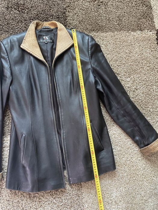 Продам жіночий верхній одяг