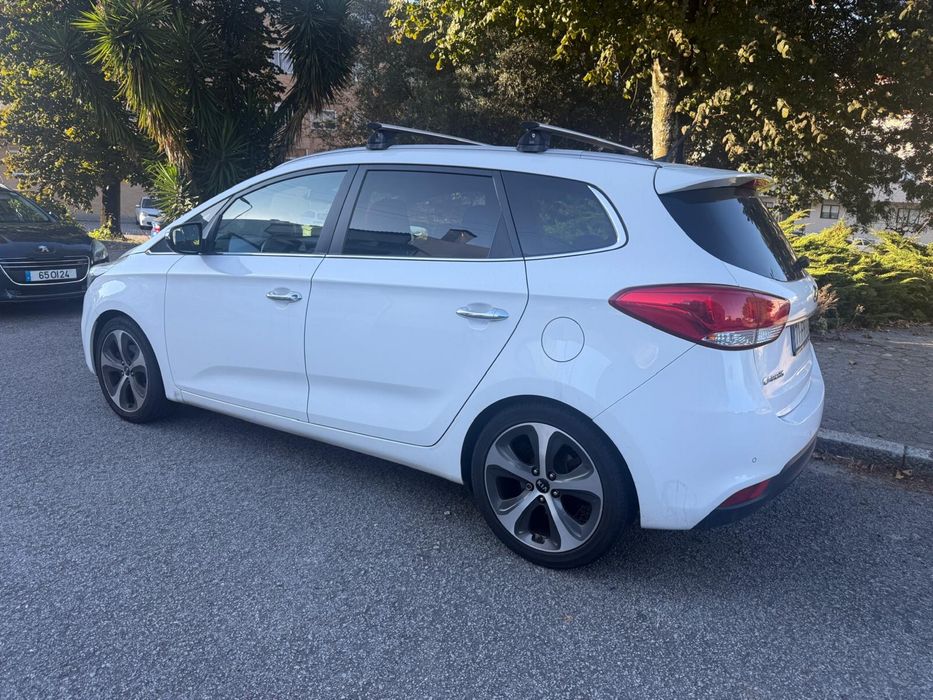 Kia Carens 1.7 CRDI 7 lugares — photo 2