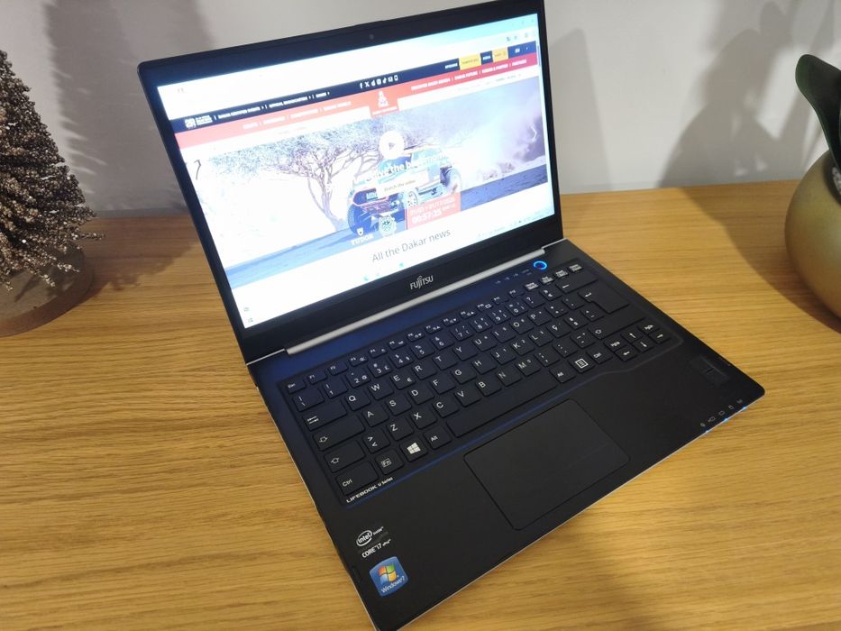 Portátil Fujitsu, 14 polegadas, Core i7, 8gb, disco 220gb, garantia