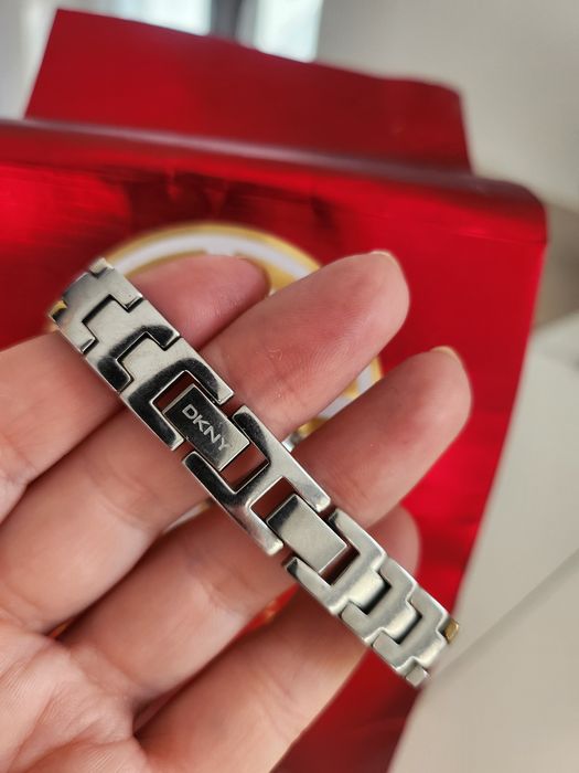 Годинник оригінал DKNY.на худу руку.