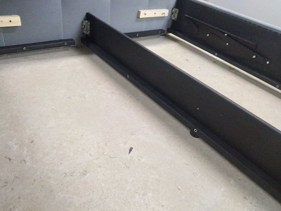 PRODUCENT  OKAZJA Łóżko Tapicerowane Stelaż Metalowy Pojemnik