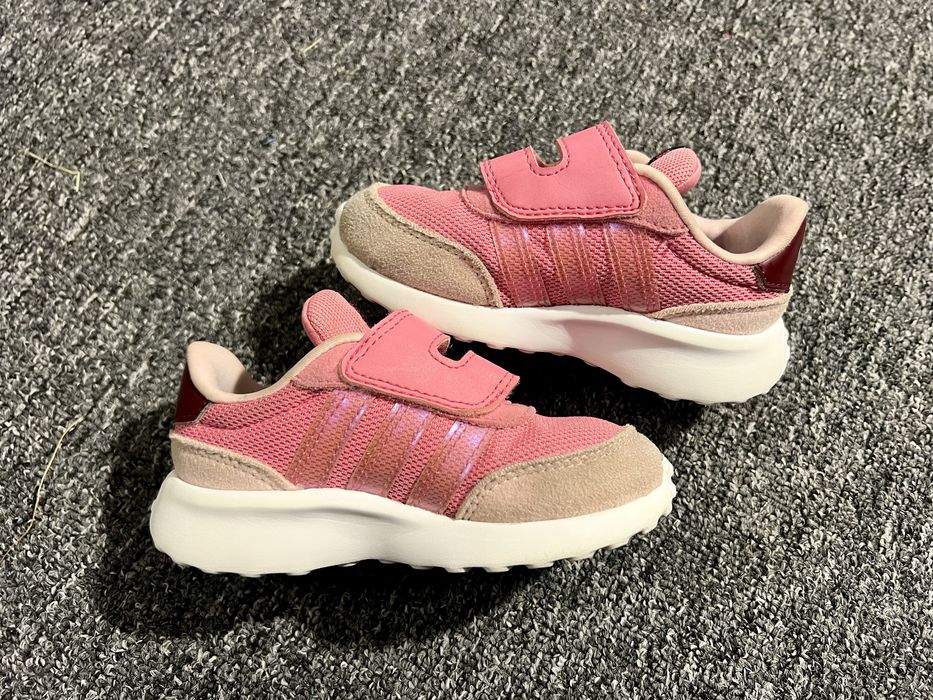 дитячі кросівки Adidas