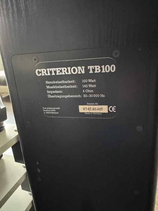 Kolumny podłogowe T+A Criterion TB100