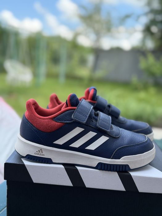 Кросівки adidas 35.5 р