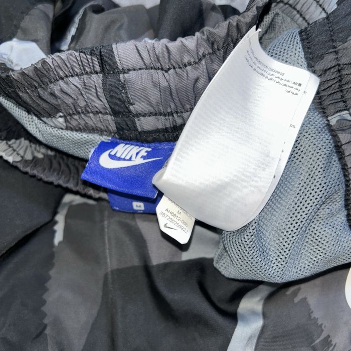 Спортивні шорти Nike M розмір оригінал новий стан , камуфляж