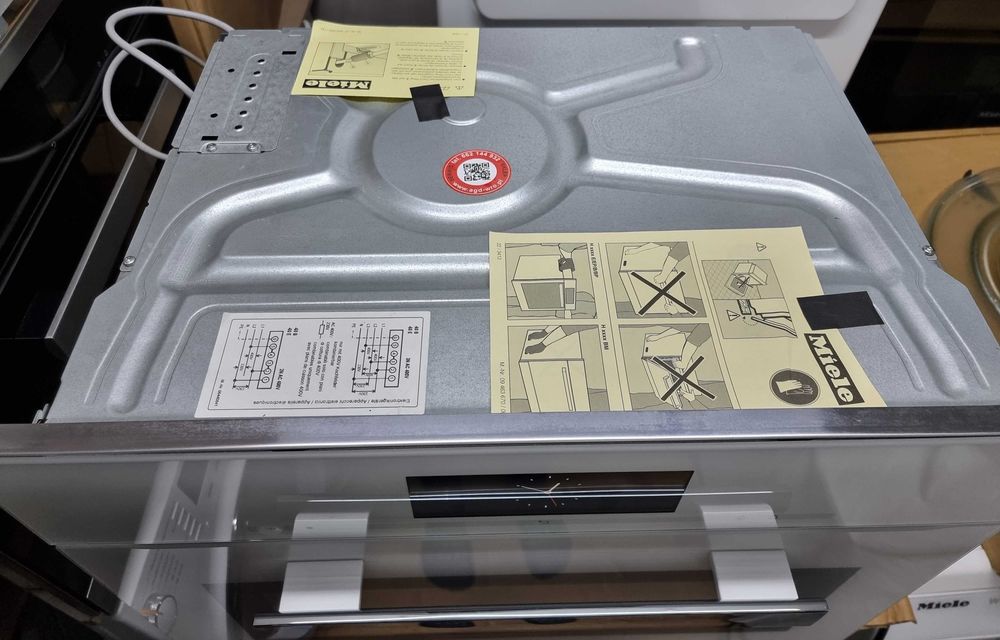 Piekarnik do zabudowy Miele H 6800-60 BP, biały, poj. 49l, Jak nowy