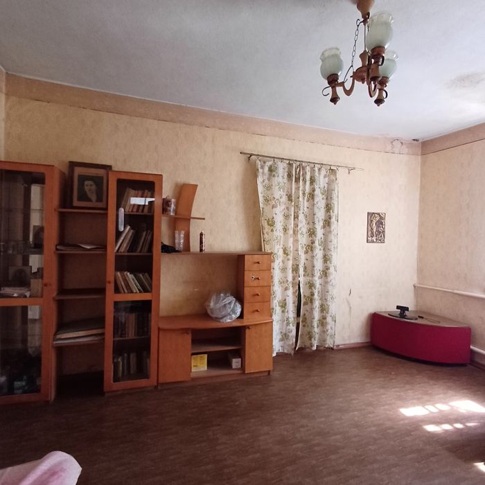 Будинок в центрі смт Софіївка