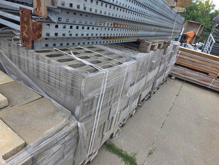Bloczek betonowy gr. 8cm / pustak/ teknoamerblok / pozostałości po budowie