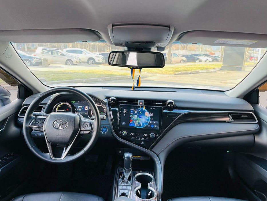 Toyota Camry 2020 гібрід