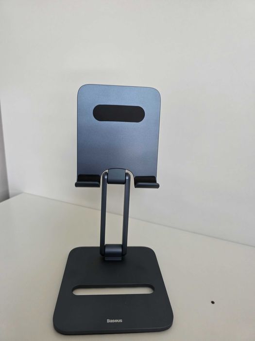 Uchwyt marki Baseus do telefonu, tabletu jak nowy.