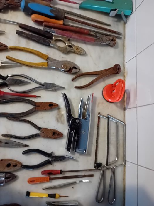 Conjunto de Ferramentas Diversas Antigas 




Veja também meus outros