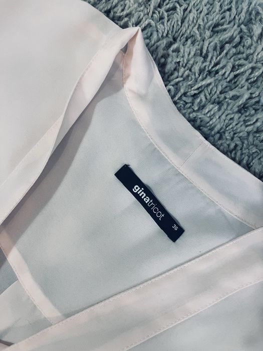 Gina tricot pudrowy roz piekna koszula biurowa wiazana rozm s